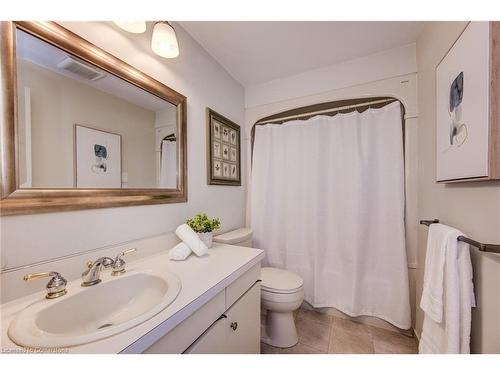 269 Old Post Road, Waterloo, ON - Indoor Photo Showing Bathroom