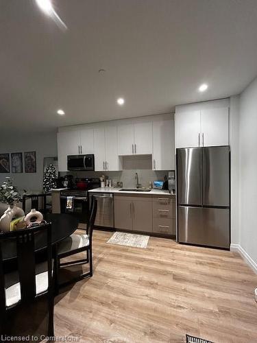 523-525 New Dundee Road, Kitchener, ON - Indoor Photo Showing Kitchen