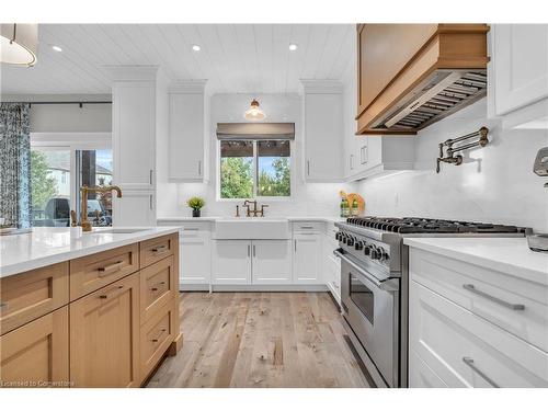 42 Grasswood Street, Kitchener, ON - Indoor Photo Showing Kitchen With Upgraded Kitchen