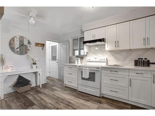 93 Christopher Drive, Cambridge, ON - Indoor Photo Showing Kitchen