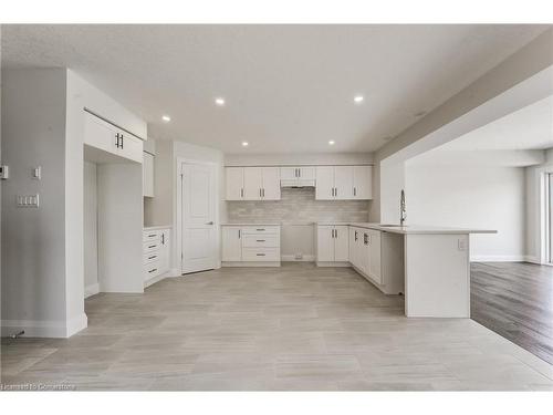 1501 Dunkirk Avenue, Woodstock, ON - Indoor Photo Showing Kitchen