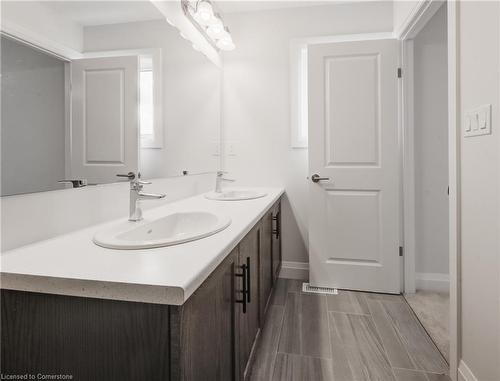 1501 Dunkirk Avenue, Woodstock, ON - Indoor Photo Showing Bathroom