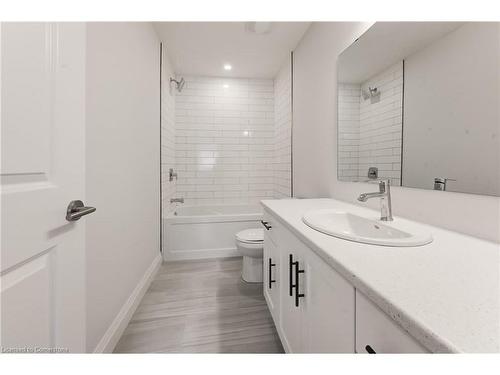 1501 Dunkirk Avenue, Woodstock, ON - Indoor Photo Showing Bathroom