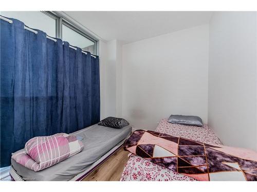 3109-60 Frederick Street, Kitchener, ON - Indoor Photo Showing Bedroom