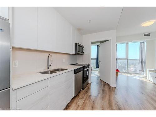 3109-60 Frederick Street, Kitchener, ON - Indoor Photo Showing Kitchen With Stainless Steel Kitchen With Double Sink