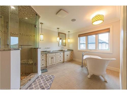 44 Jacob Gingrich Drive, Kitchener, ON - Indoor Photo Showing Bathroom