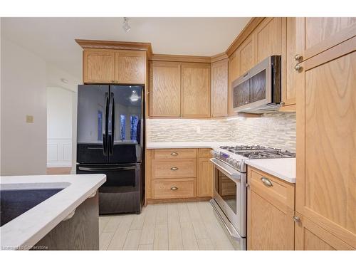 40 Linda Drive, Cambridge, ON - Indoor Photo Showing Kitchen