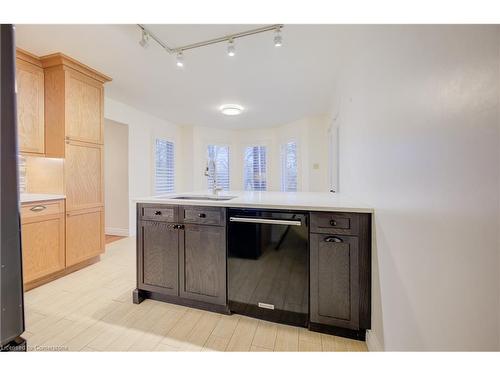 40 Linda Drive, Cambridge, ON - Indoor Photo Showing Kitchen