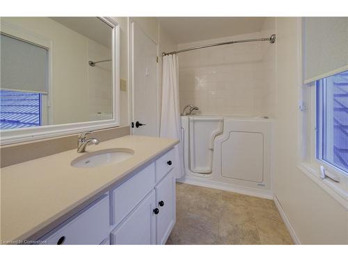 40 Linda Drive, Cambridge, ON - Indoor Photo Showing Bathroom