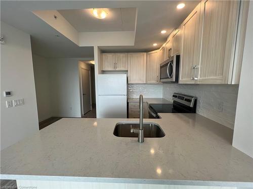 2504-108 Garment Street, Kitchener, ON - Indoor Photo Showing Kitchen