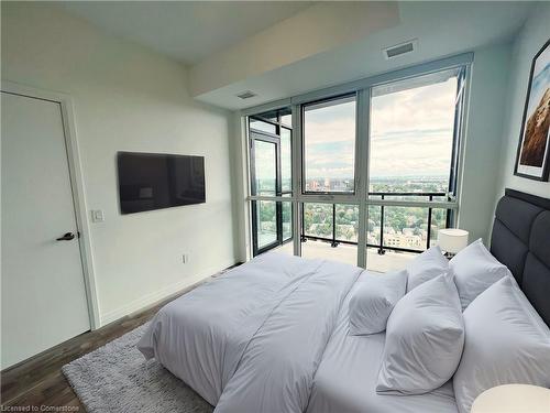 2504-108 Garment Street, Kitchener, ON - Indoor Photo Showing Bedroom