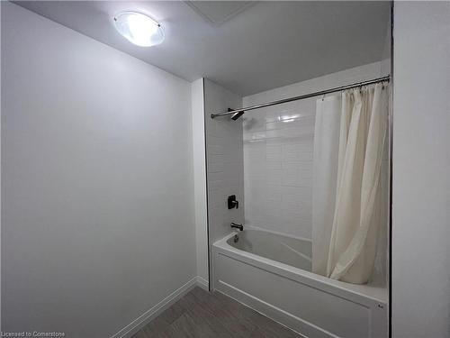 2504-108 Garment Street, Kitchener, ON - Indoor Photo Showing Bathroom