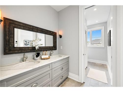 1992 Kilgorman Way, London, ON - Indoor Photo Showing Bathroom