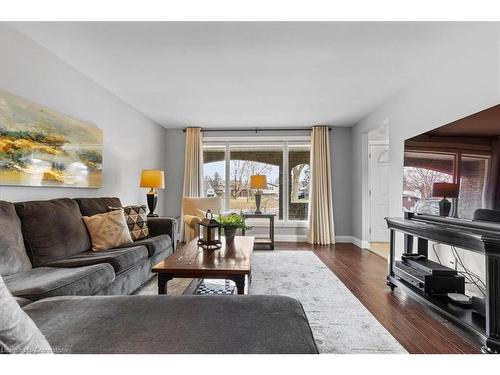 51 Cherrytree Court, Kitchener, ON - Indoor Photo Showing Living Room