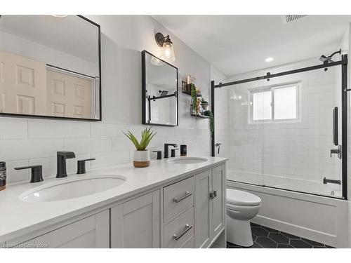 51 Cherrytree Court, Kitchener, ON - Indoor Photo Showing Bathroom