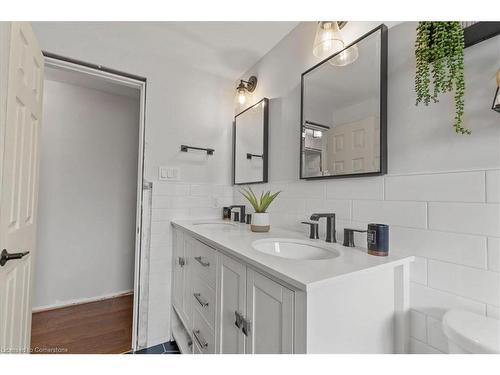 51 Cherrytree Court, Kitchener, ON - Indoor Photo Showing Bathroom