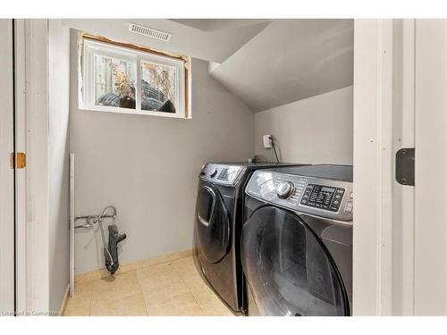 51 Cherrytree Court, Kitchener, ON - Indoor Photo Showing Laundry Room