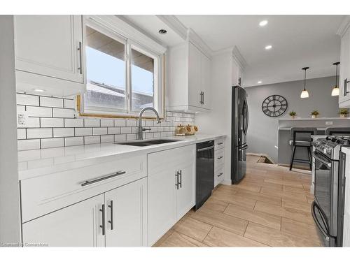 51 Cherrytree Court, Kitchener, ON - Indoor Photo Showing Kitchen With Double Sink With Upgraded Kitchen