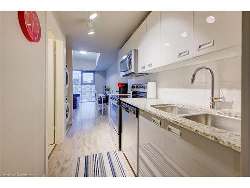 618-257 Hemlock Street, Waterloo, ON - Indoor Photo Showing Kitchen With Double Sink With Upgraded Kitchen