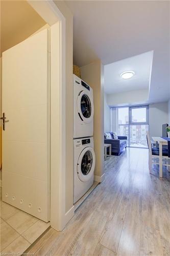 618-257 Hemlock Street, Waterloo, ON - Indoor Photo Showing Laundry Room