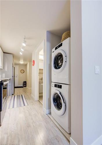 618-257 Hemlock Street, Waterloo, ON - Indoor Photo Showing Laundry Room