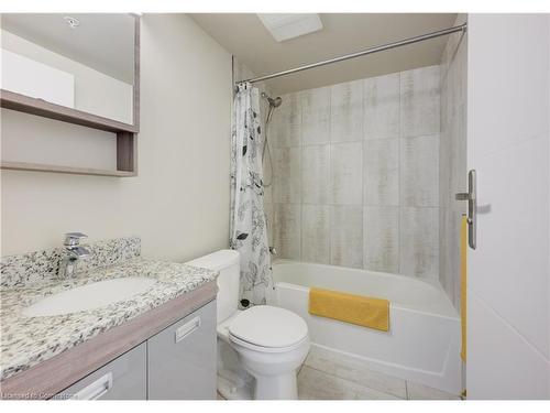 618-257 Hemlock Street, Waterloo, ON - Indoor Photo Showing Bathroom