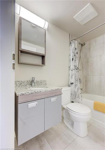 618-257 Hemlock Street, Waterloo, ON - Indoor Photo Showing Bathroom