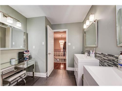 118 Glenvalley Drive, Cambridge, ON - Indoor Photo Showing Laundry Room