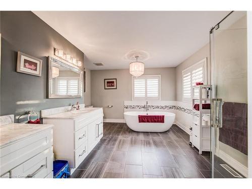 118 Glenvalley Drive, Cambridge, ON - Indoor Photo Showing Bathroom