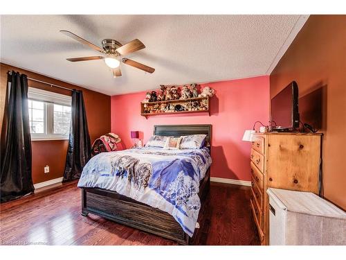 118 Glenvalley Drive, Cambridge, ON - Indoor Photo Showing Bedroom