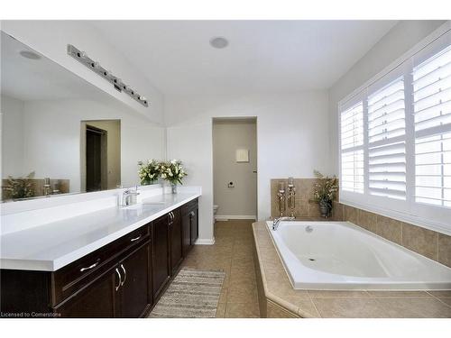 56 Henwood Drive, Cambridge, ON - Indoor Photo Showing Bathroom