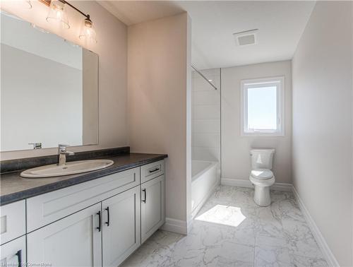 642 Wray Avenue S, Listowel, ON - Indoor Photo Showing Bathroom