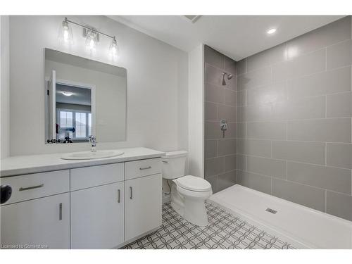 666 Wray Avenue S, Listowel, ON - Indoor Photo Showing Bathroom