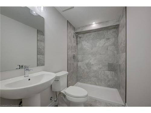 666 Wray Avenue S, Listowel, ON - Indoor Photo Showing Bathroom