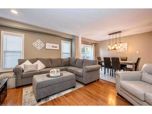 162 Bridlewreath Street, Kitchener, ON - Indoor Photo Showing Living Room