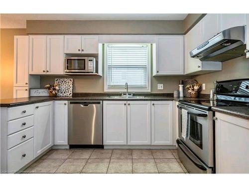 162 Bridlewreath Street, Kitchener, ON - Indoor Photo Showing Kitchen With Stainless Steel Kitchen With Double Sink