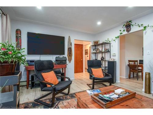 20 Delmar Boulevard, Guelph, ON - Indoor Photo Showing Living Room