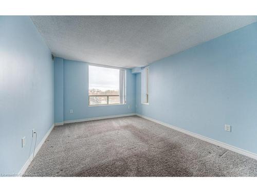 509-55 Blue Springs Drive, Waterloo, ON - Indoor Photo Showing Other Room