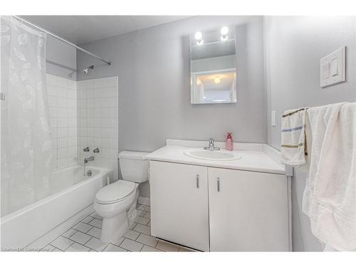 509-55 Blue Springs Drive, Waterloo, ON - Indoor Photo Showing Bathroom