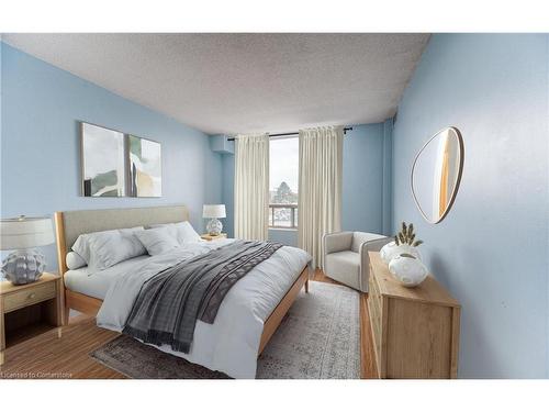 509-55 Blue Springs Drive, Waterloo, ON - Indoor Photo Showing Bedroom