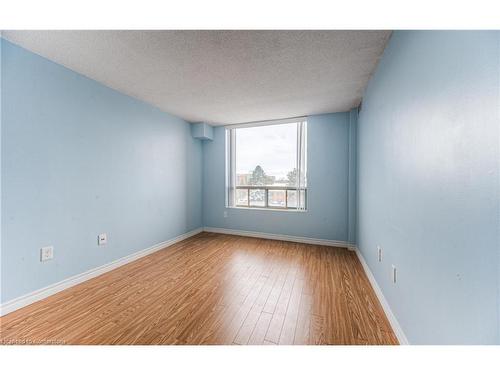 509-55 Blue Springs Drive, Waterloo, ON - Indoor Photo Showing Other Room