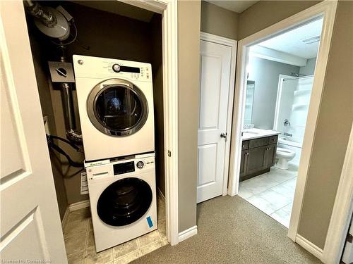 D-94-25 Sienna Street, Kitchener, ON - Indoor Photo Showing Laundry Room