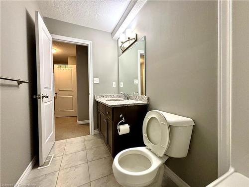 D-94-25 Sienna Street, Kitchener, ON - Indoor Photo Showing Bathroom