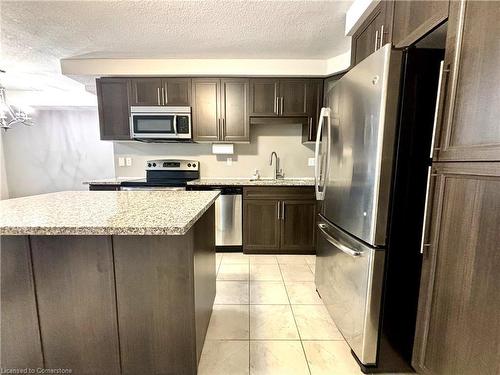 D-94-25 Sienna Street, Kitchener, ON - Indoor Photo Showing Kitchen With Upgraded Kitchen