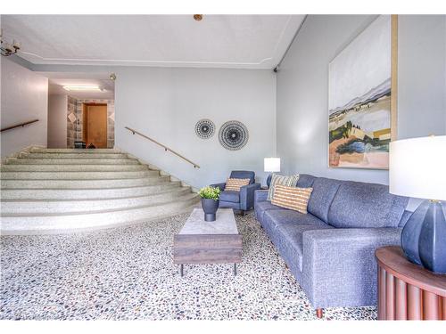 36 Talbot Street, Kitchener, ON - Indoor Photo Showing Living Room