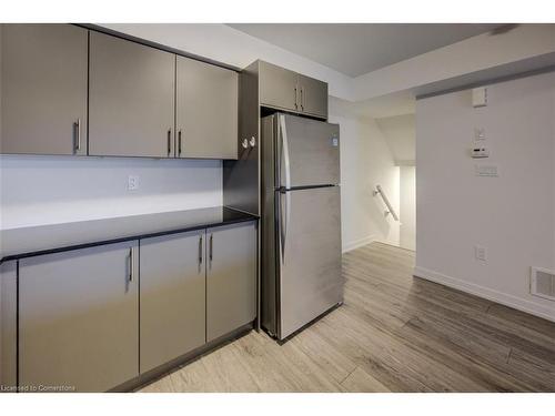 81-219 West Oak Trail, Kitchener, ON - Indoor Photo Showing Kitchen