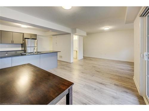 81-219 West Oak Trail, Kitchener, ON - Indoor Photo Showing Kitchen