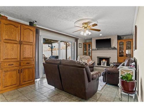 121 Oak Street W, Leamington, ON - Indoor With Fireplace