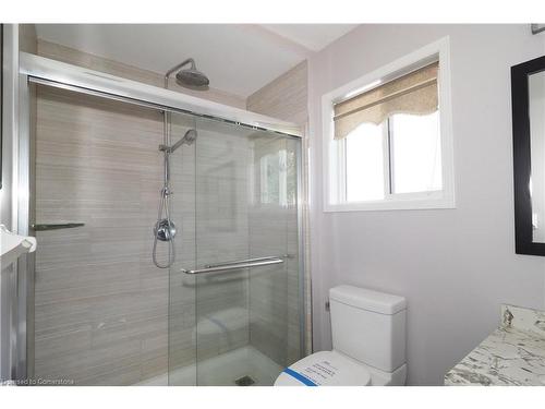 33 Hilltop Drive, Ayr, ON - Indoor Photo Showing Bathroom