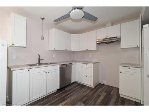 33 Hilltop Drive, Ayr, ON - Indoor Photo Showing Kitchen With Double Sink